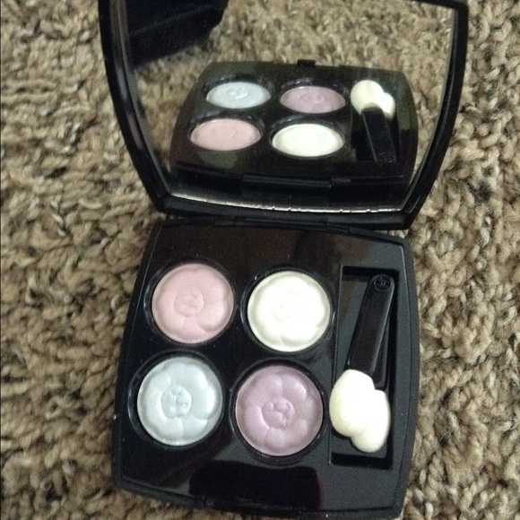 Chanel eye shadow 4 Fleurs de Chanel