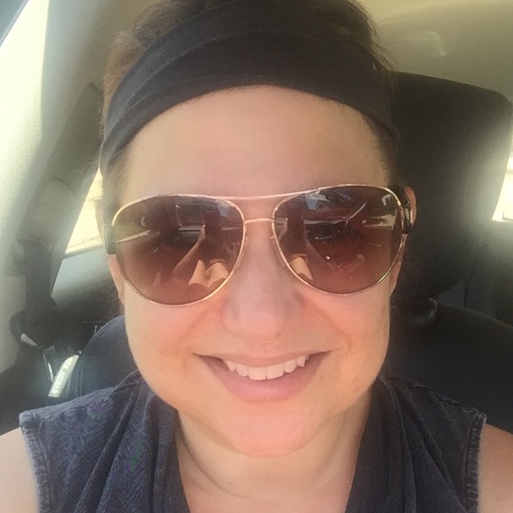 Meet your Posher, Monica