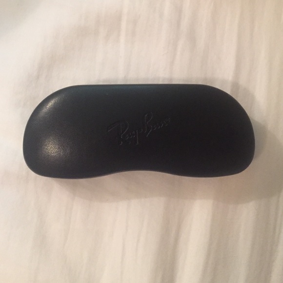 Black Ray-Ban Hard Case w/ Cleaning Cloth