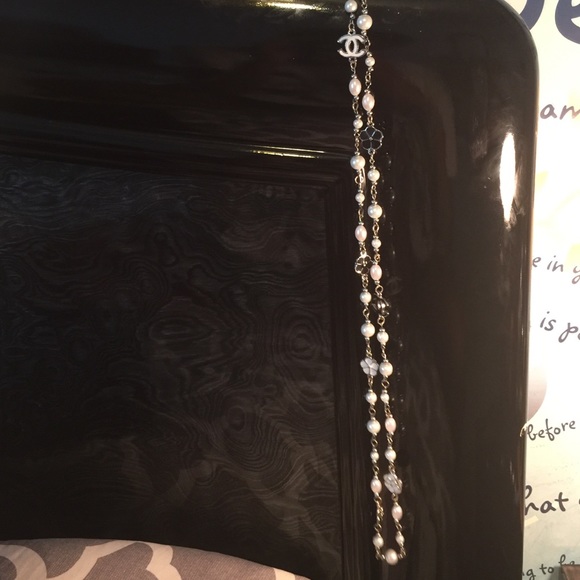 Pearl Chanel necklace
