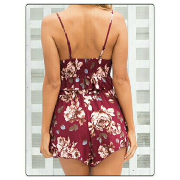 🆑 LACE UP TOP AND SHORT SET!🔥 - Picture 3 of 3