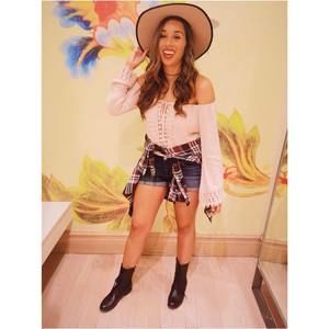 Meet your Posher, Leah