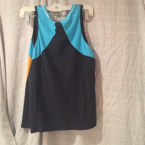 Womens tail tech athletic tank size M - Picture 3 of 4