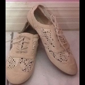 Aphorism Oxford Flats with Lace and Suede