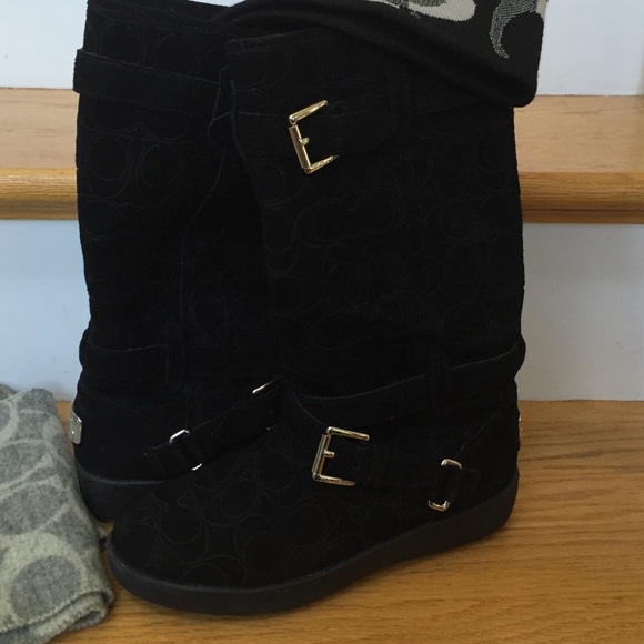 SOLD ❄️⛄️ Coach winter boots size 6.5 - Picture 2 of 3