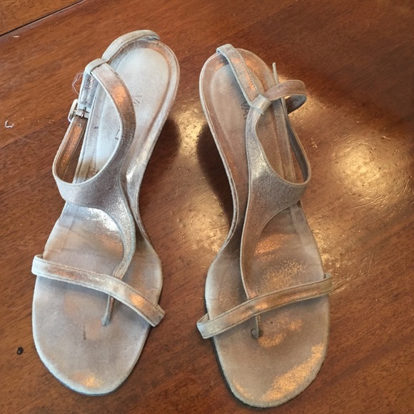 VanEli T Strap Sandal in Pewter Leather