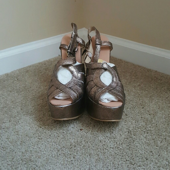 Bronze wedges