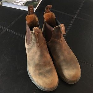 rustic brown blundstones