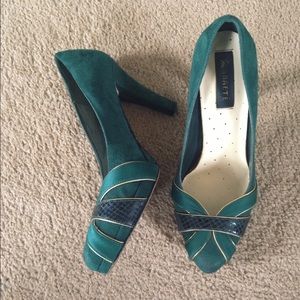 Abaéte Vintage Art Deco Inspired Emerald Heels s6