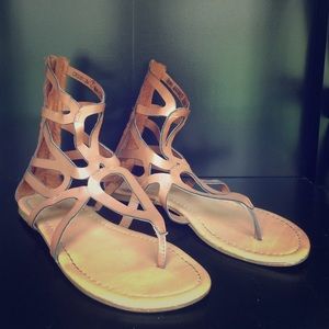Strappy Tan Sandals. Size 7.