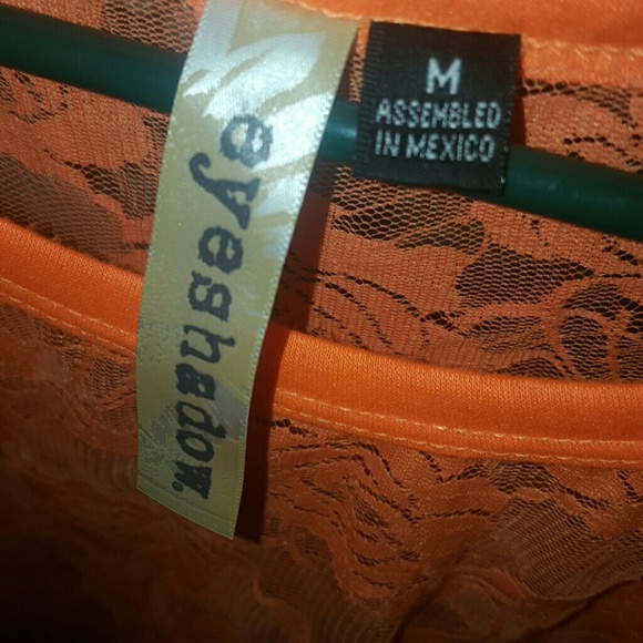 Lace top sz. M - Picture 2 of 3