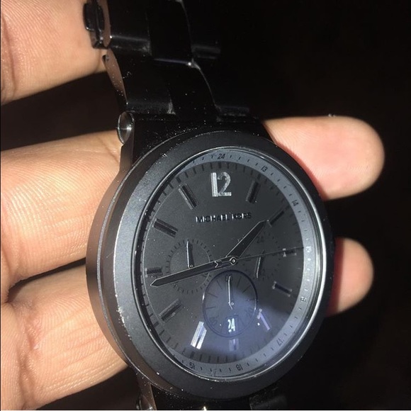 MICHAEL KORS Watch - Picture 3 of 3