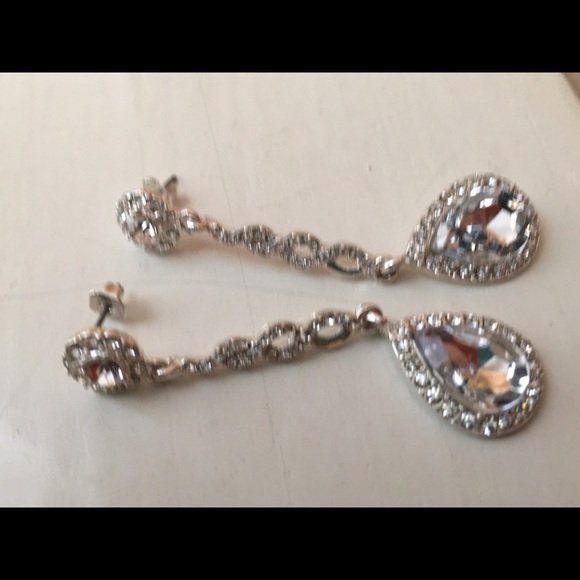 Gorgeous formal earrings iridescent stone