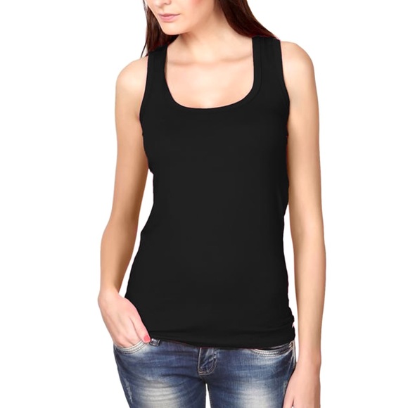 Black tank top♠️