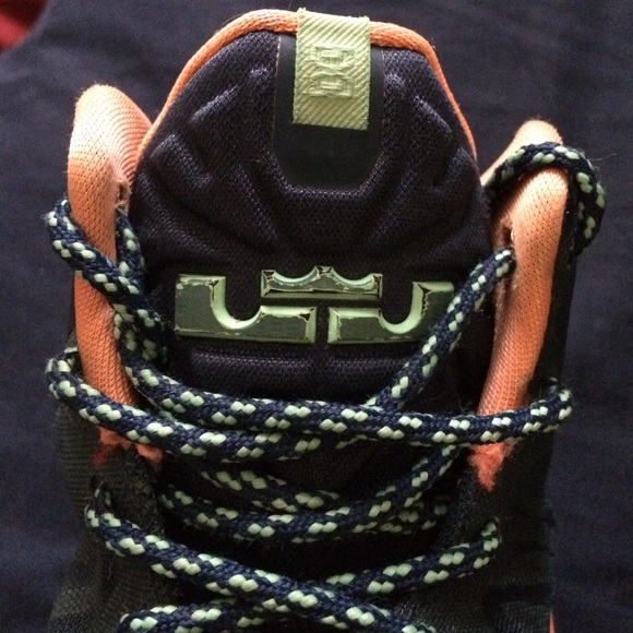 Lebron's Shoes - Picture 4 of 4