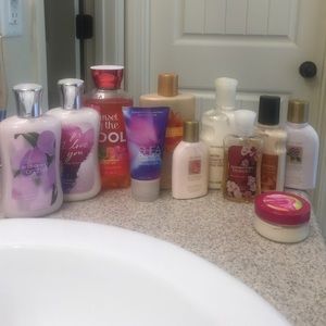 11 piece Lot Lotions-all VS and B&BW!