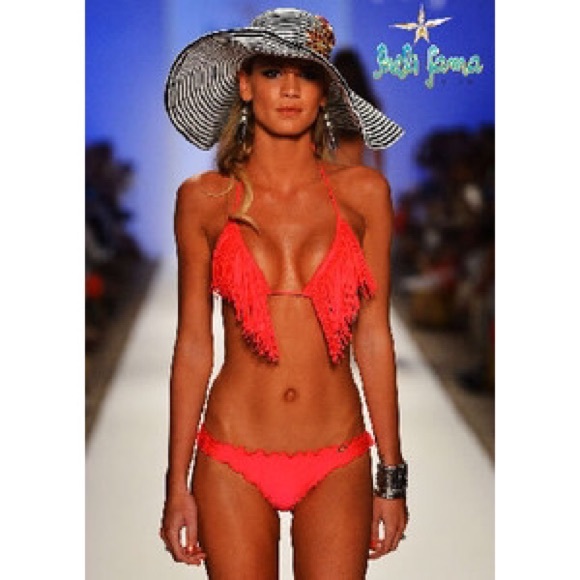 NWOT! Gold Lulu Fama Fringe Bikini!
