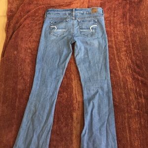 AE artist Jean stretch