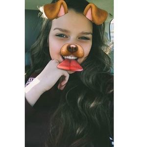 Meet your Posher, Alexis