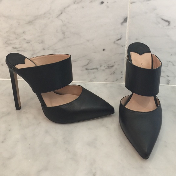Australian Tony Bianco slide pumps