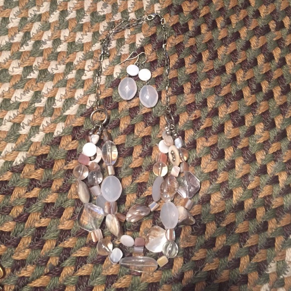 Necklace and earring set