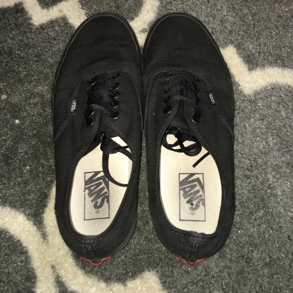 all black vans! ❤️