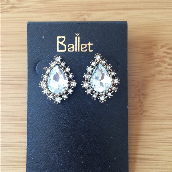 Holy Earings!!! - Picture 3 of 4