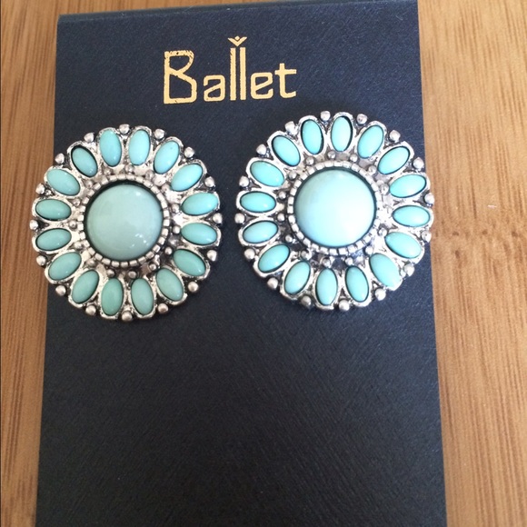 Holy Earings!!! - Picture 4 of 4