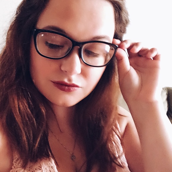 Meet your Posher, Stephanie - Picture 1 of 1