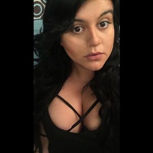 Meet your Posher, Dennise