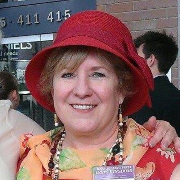 Meet your Posher, Lori - Picture 1 of 1