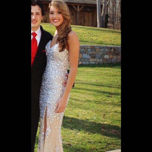 Prom dress - Picture 4 of 6