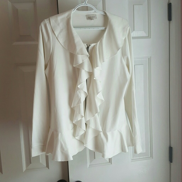 Cute ruffled jacket