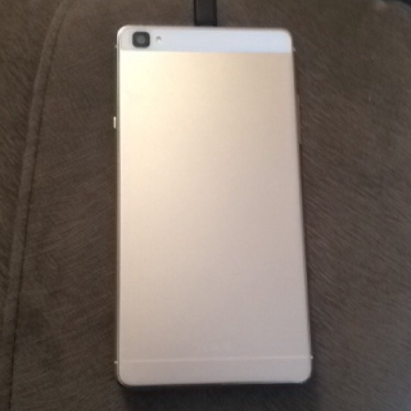 I have a 6" android. It's a vouge 6. - Picture 3 of 3