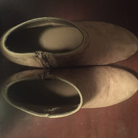 Brown ankle boots - Picture 3 of 4