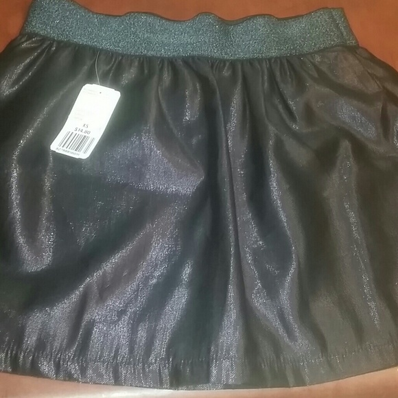 Forever21 Lightweight Metallica Short Flared Skirt - Picture 3 of 4