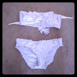 Lulu fama bikini