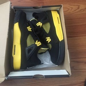 Air Jordan 4 Retro Thunder