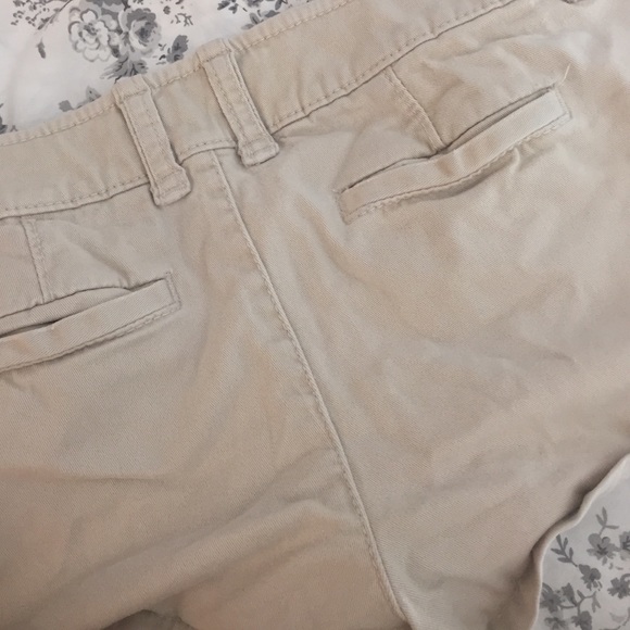 Abercrombie khaki shorts - Picture 2 of 3