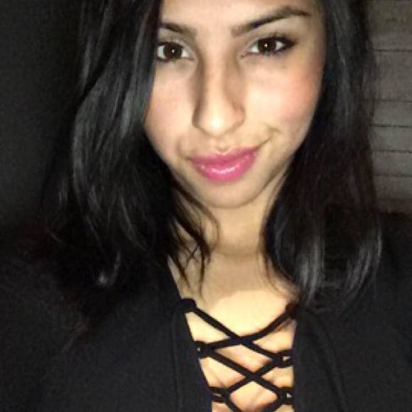 Meet your Posher, Sofia - Picture 1 of 1