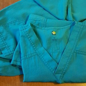 Wonder wink Four stretch scrubs 3 set