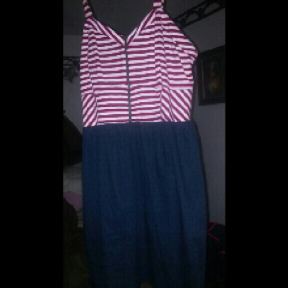 Dress - Picture 1 of 3