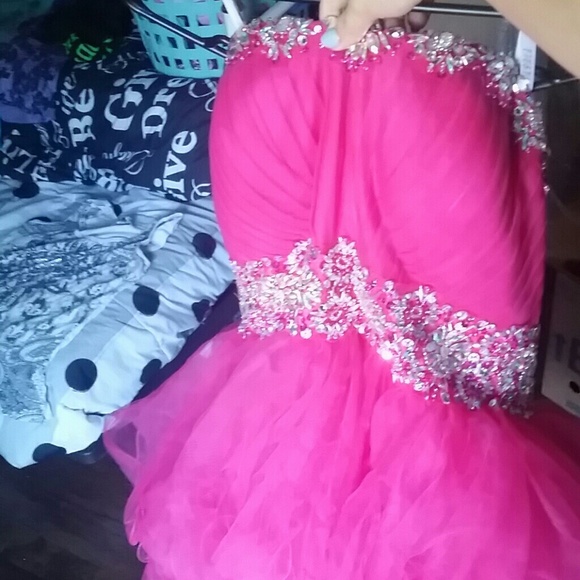 Dress - Picture 2 of 3