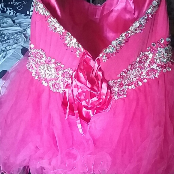 Dress - Picture 3 of 3