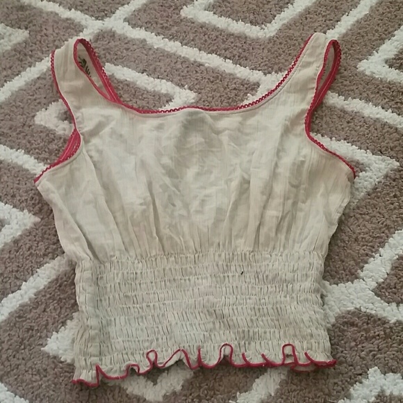 Crop top. - Picture 2 of 2