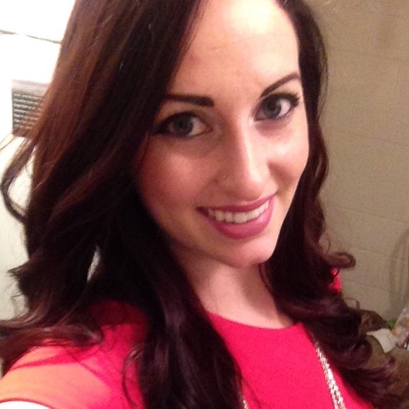 Meet your Posher, Yvette