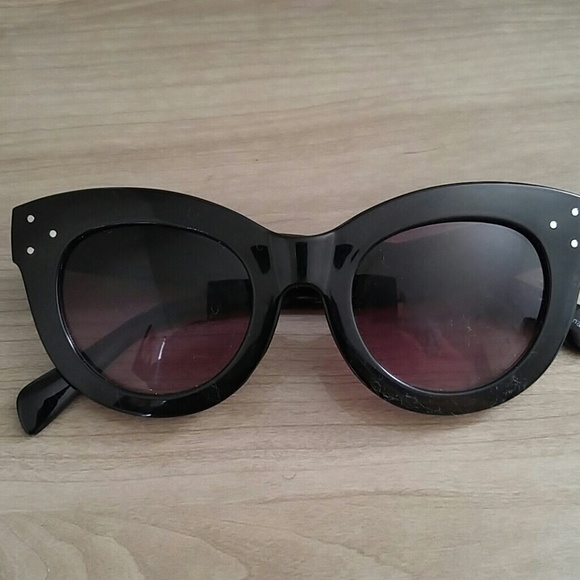Cateye Sunglasses with light tint on lenses