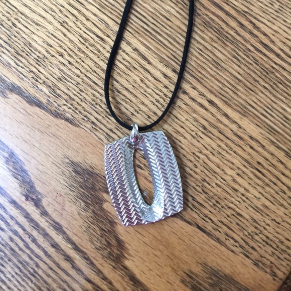 Lia Sophia Long Reversible Black&Silver Necklace - Picture 3 of 4