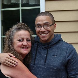 Meet your Posher, Dee dee