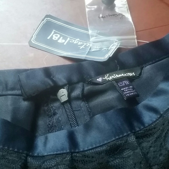 F21 Sateen Floral Lace Overlay Mini Bubble Skirt - Picture 4 of 4